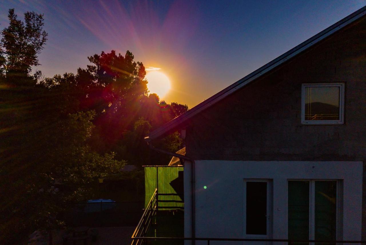 Holiday Home Waterfall View Bihać エクステリア 写真