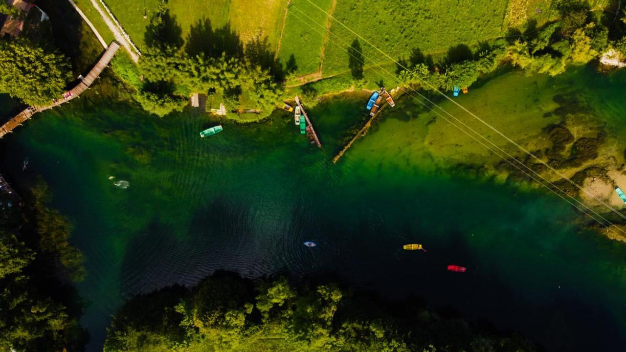 Holiday Home Waterfall View Bihać エクステリア 写真