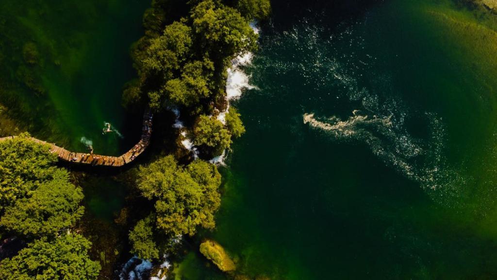 Holiday Home Waterfall View Bihać エクステリア 写真