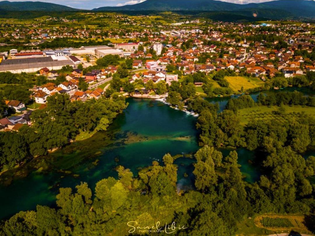 Holiday Home Waterfall View Bihać エクステリア 写真