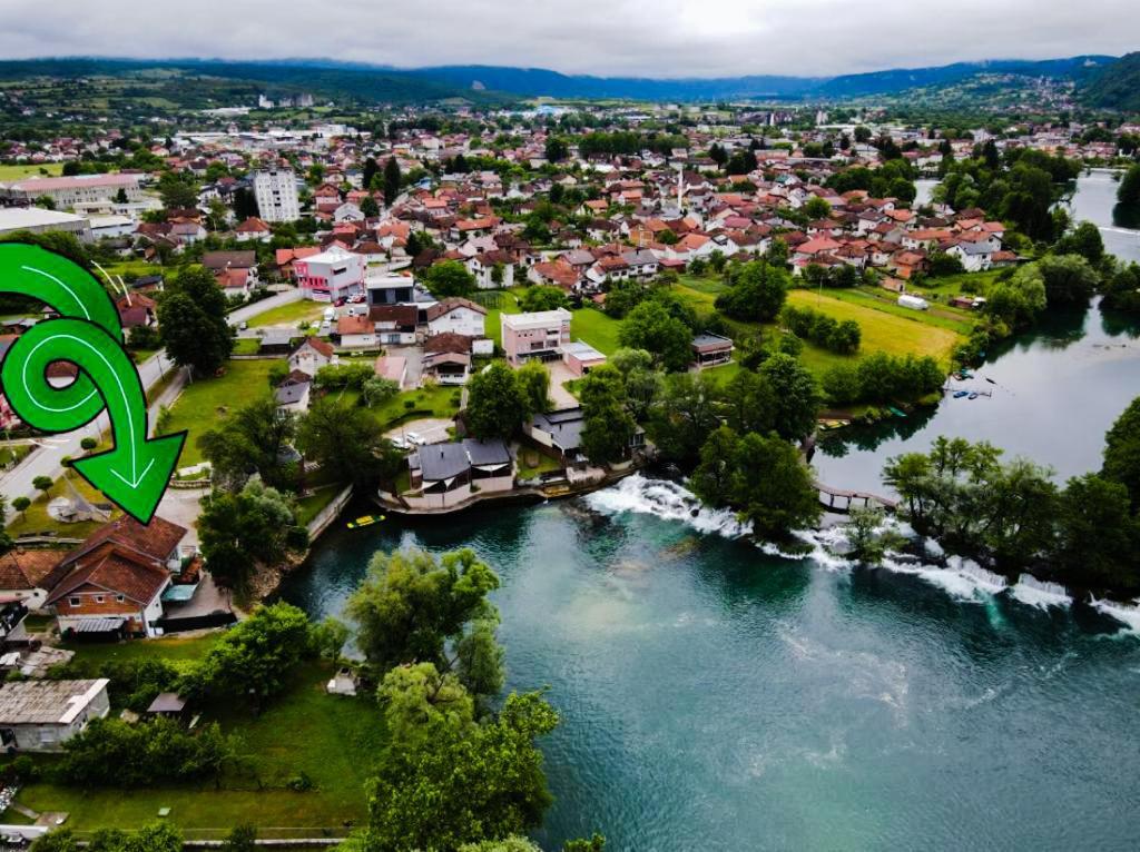 Holiday Home Waterfall View Bihać エクステリア 写真