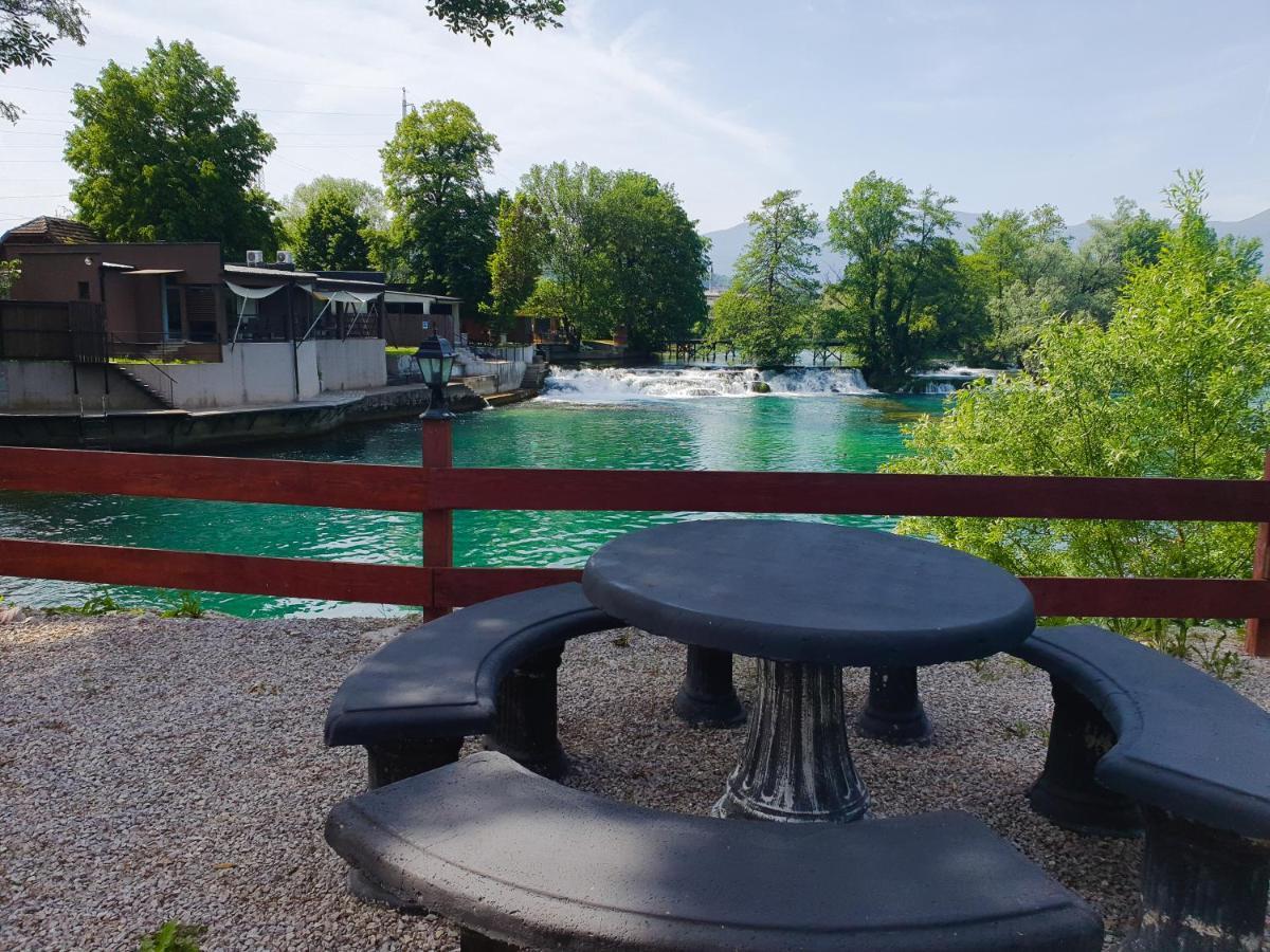 Holiday Home Waterfall View Bihać エクステリア 写真