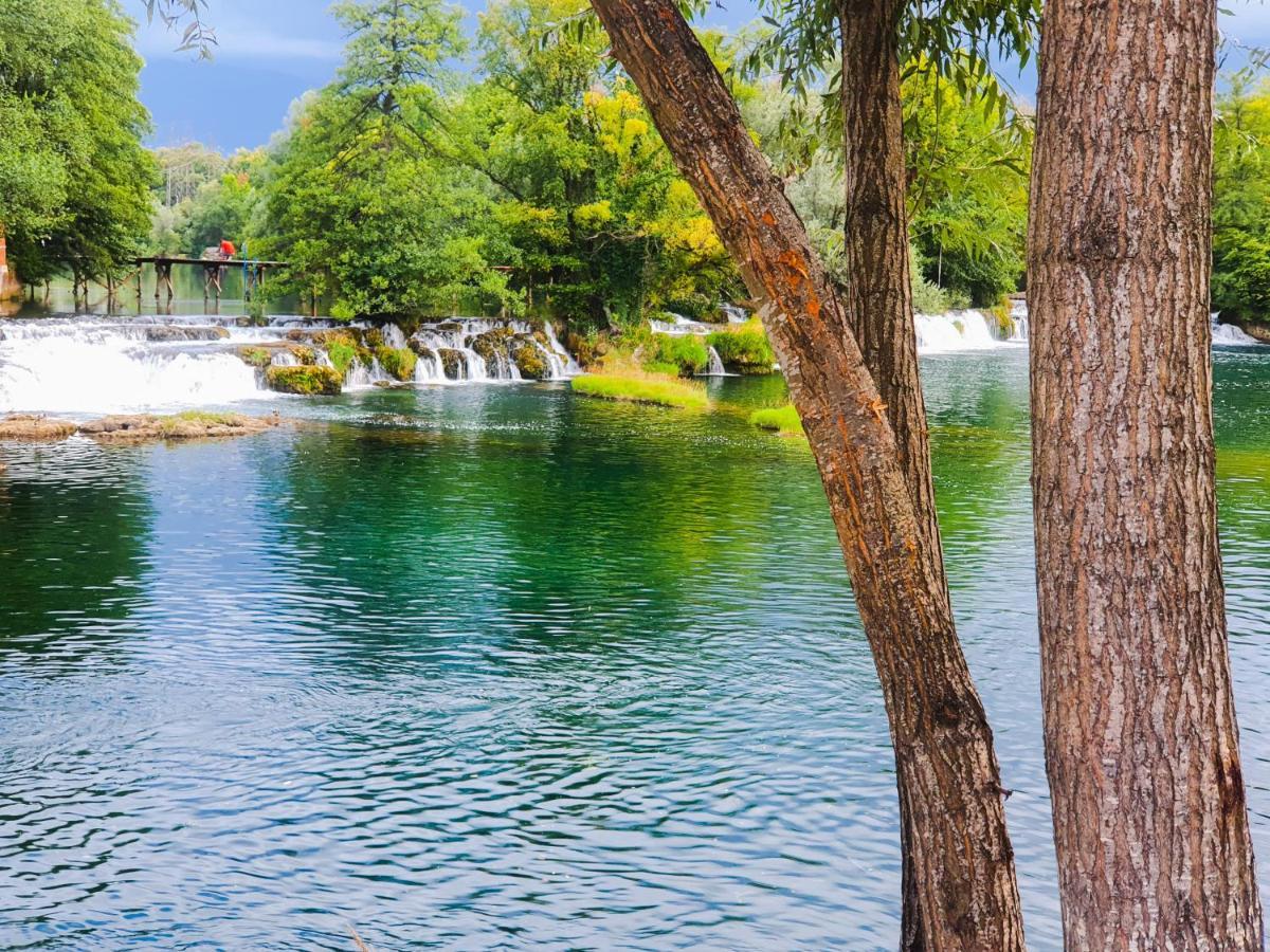 Holiday Home Waterfall View Bihać エクステリア 写真