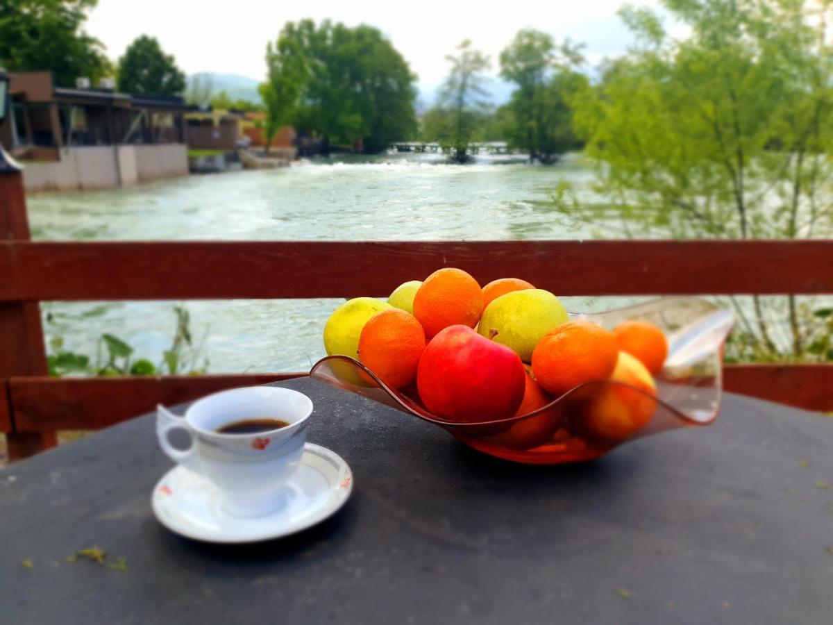 Holiday Home Waterfall View Bihać エクステリア 写真