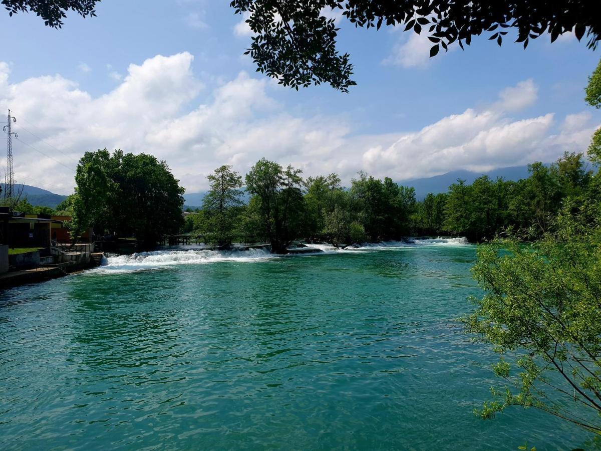 Holiday Home Waterfall View Bihać エクステリア 写真