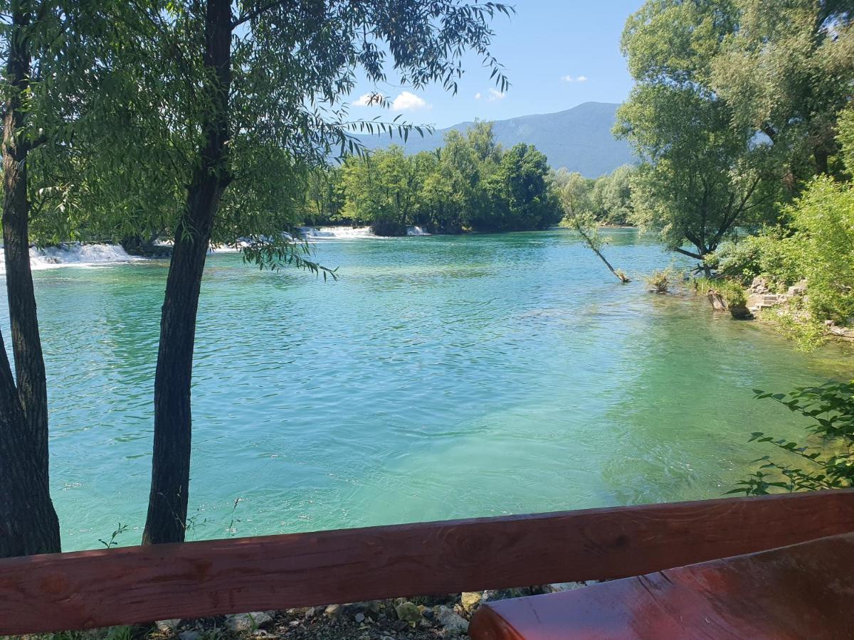 Holiday Home Waterfall View Bihać エクステリア 写真