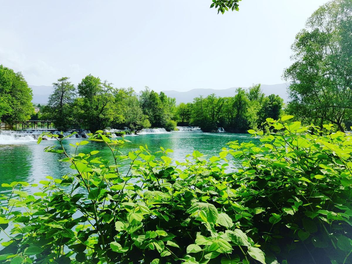 Holiday Home Waterfall View Bihać エクステリア 写真